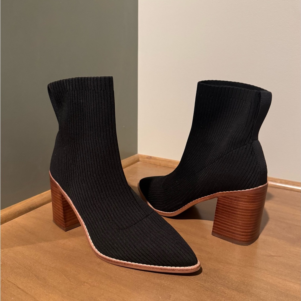 Elegant Black Heeled Boots